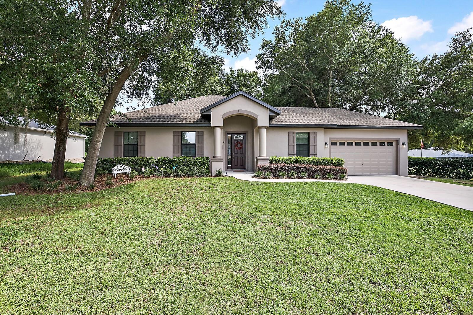 Photo one of 204 Shady Oak Ln Lady Lake FL 32159 | MLS G5080644