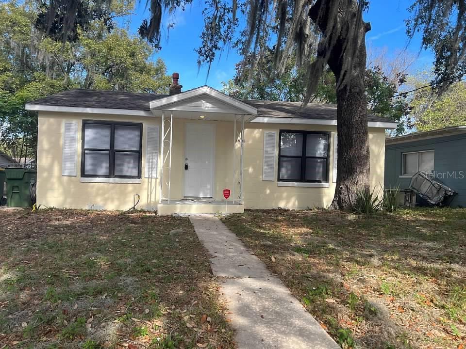 Photo one of 1806 High St Leesburg FL 34748 | MLS G5081178