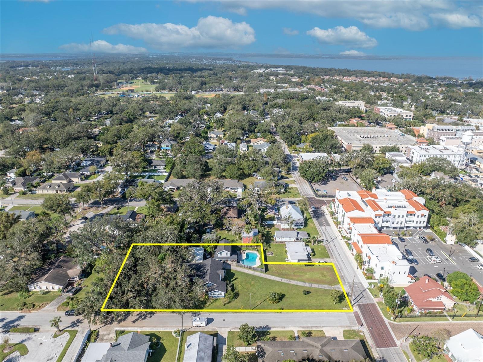 Photo one of 214 S Woodland St Winter Garden FL 34787 | MLS G5090037