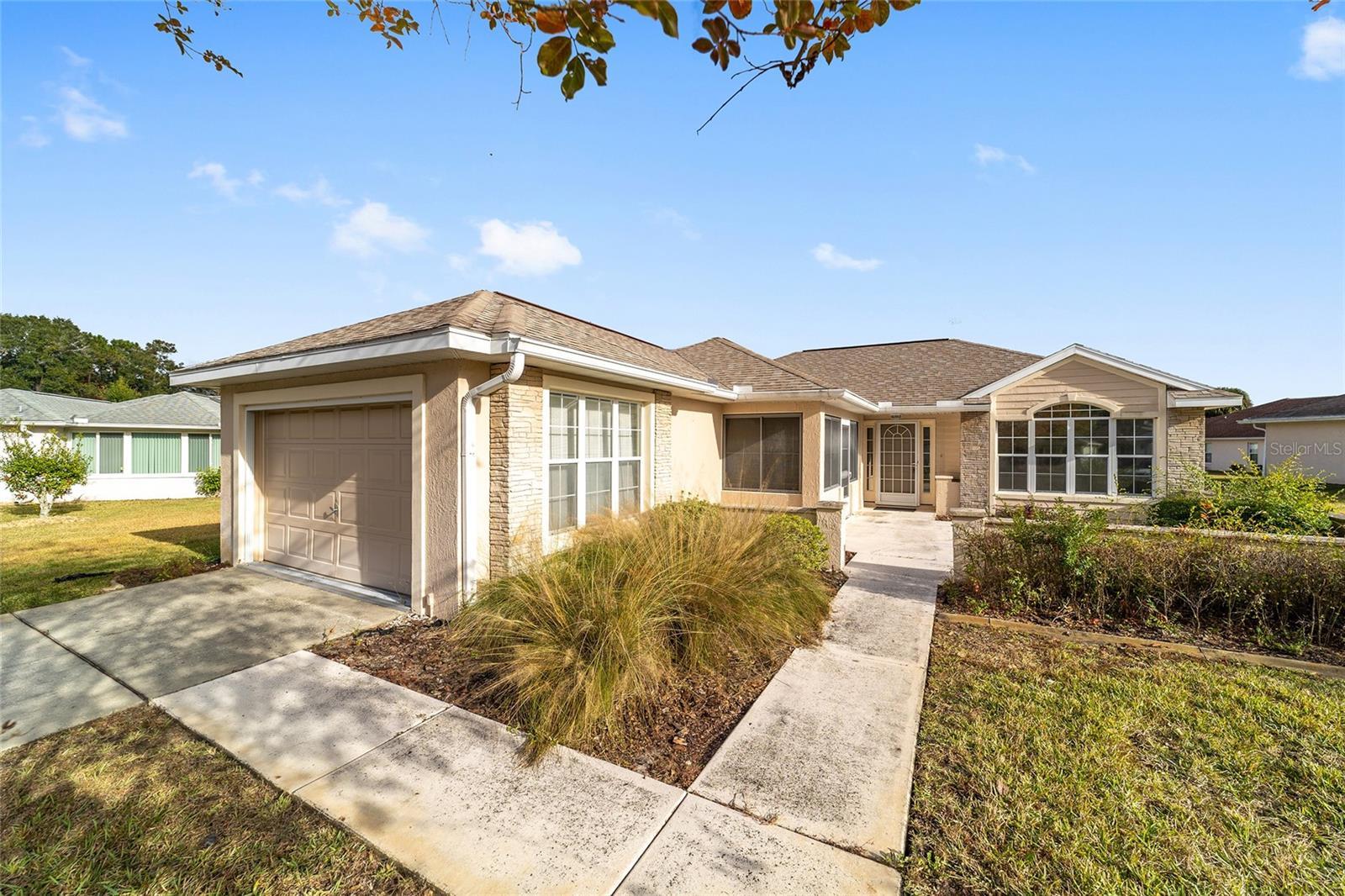 Photo one of 7186 Sw 113Th Loop Ocala FL 34476 | MLS GC526632
