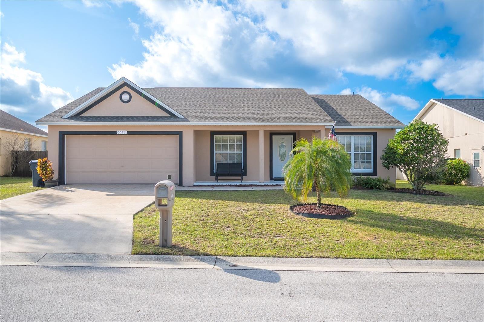 Photo one of 5593 Moon Valley Dr Lakeland FL 33812 | MLS L4941577