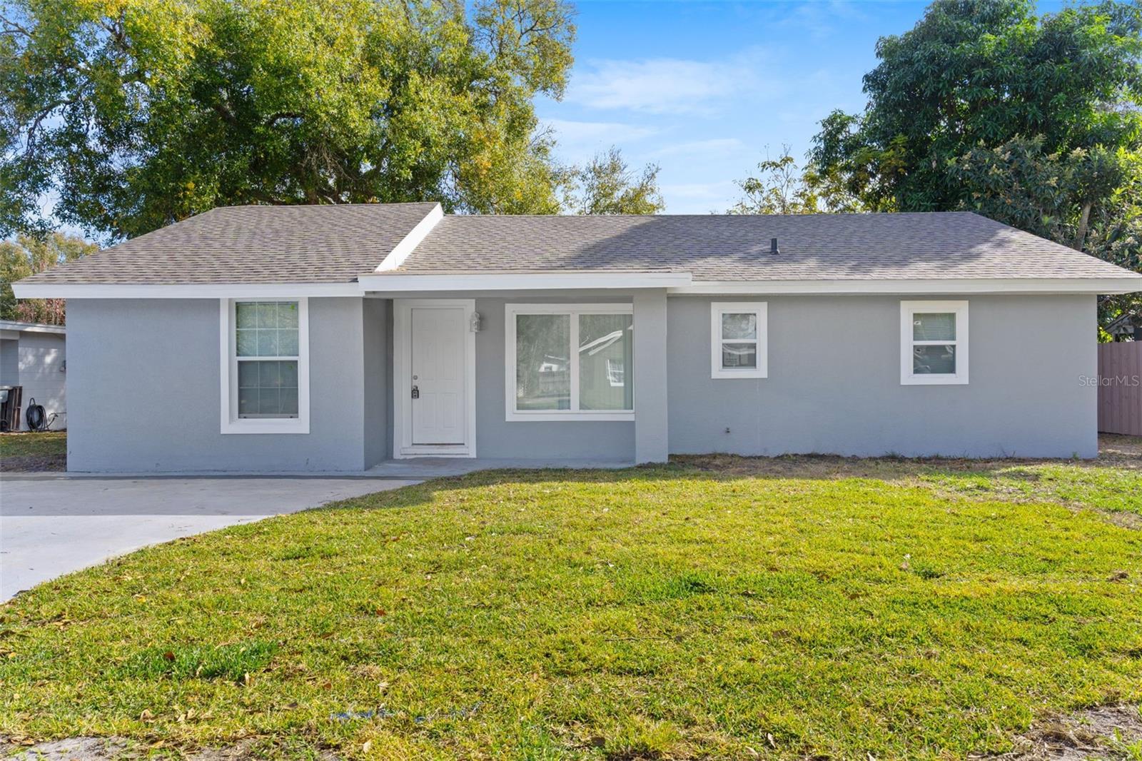 Photo one of 410 Patrick Ave Winter Haven FL 33880 | MLS L4941667