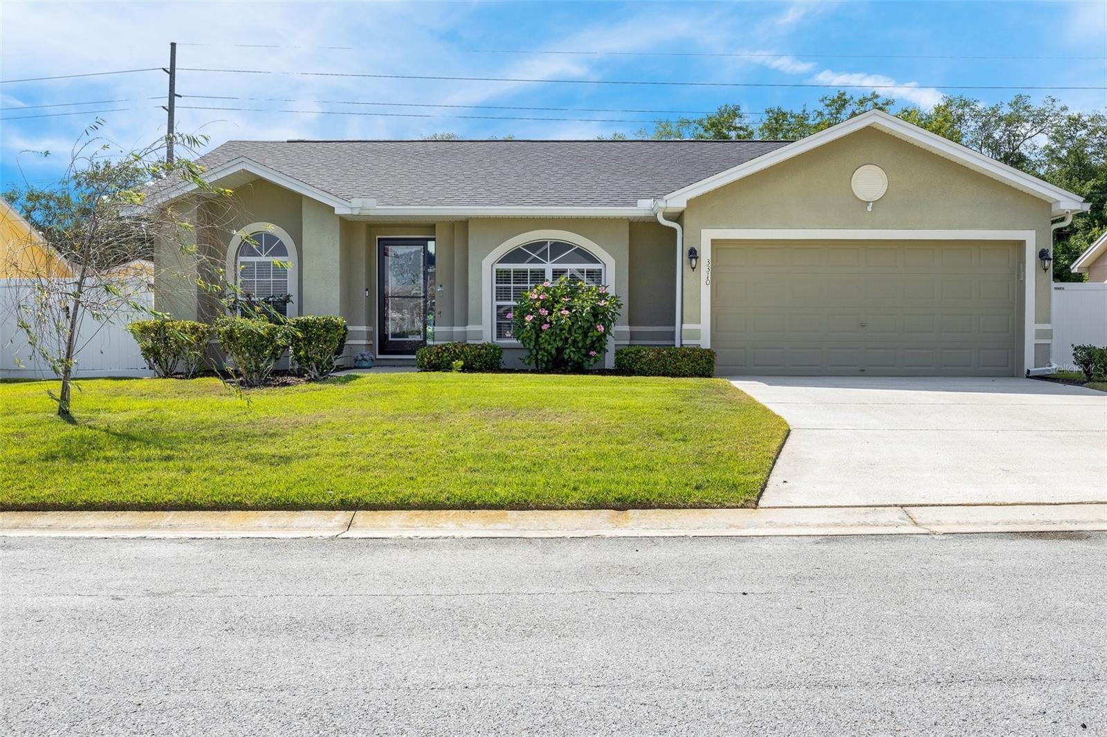 Photo one of 3310 Imperial Manor Way Mulberry FL 33860 | MLS L4942401