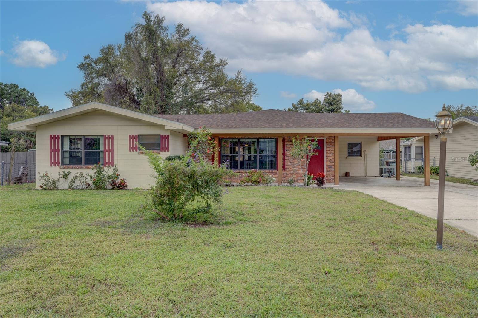 Photo one of 137 Terrace Dr Winter Haven FL 33884 | MLS L4942898