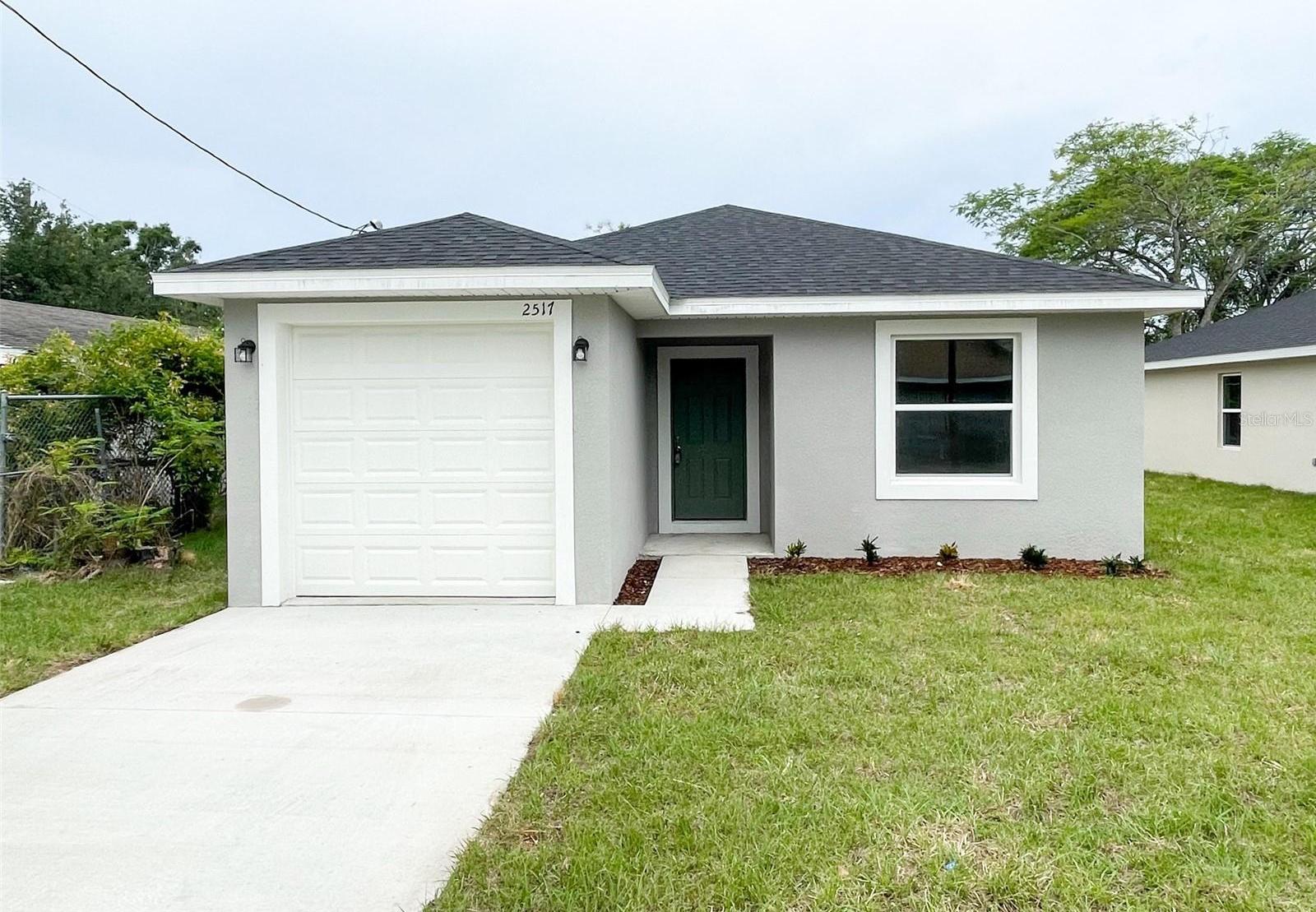 Photo one of 2517 Sunset Dr Winter Haven FL 33881 | MLS L4943365