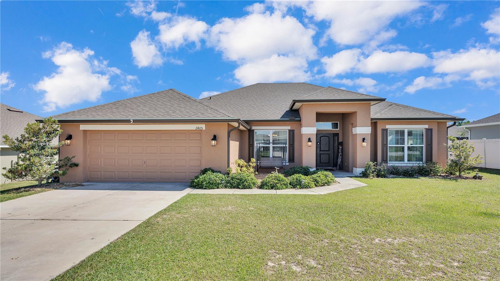 Photo one of 2405 Twin Lake View Rd Winter Haven FL 33881 | MLS L4943842