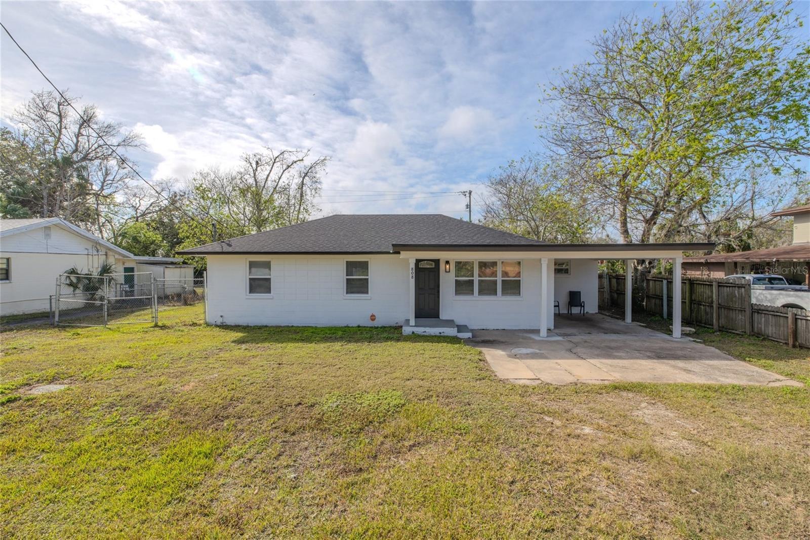 Photo one of 808 Catherine Ave Daytona Beach FL 32117 | MLS NS1083345