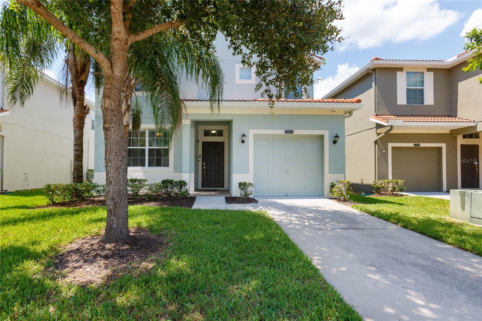 Photo one of 2924 Buccaneer Palm Rd Kissimmee FL 34747 | MLS O6124096