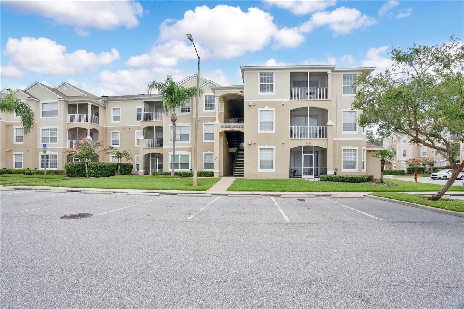 Photo one of 2305 Butterfly Palm Way # 205 Kissimmee FL 34747 | MLS O6126321