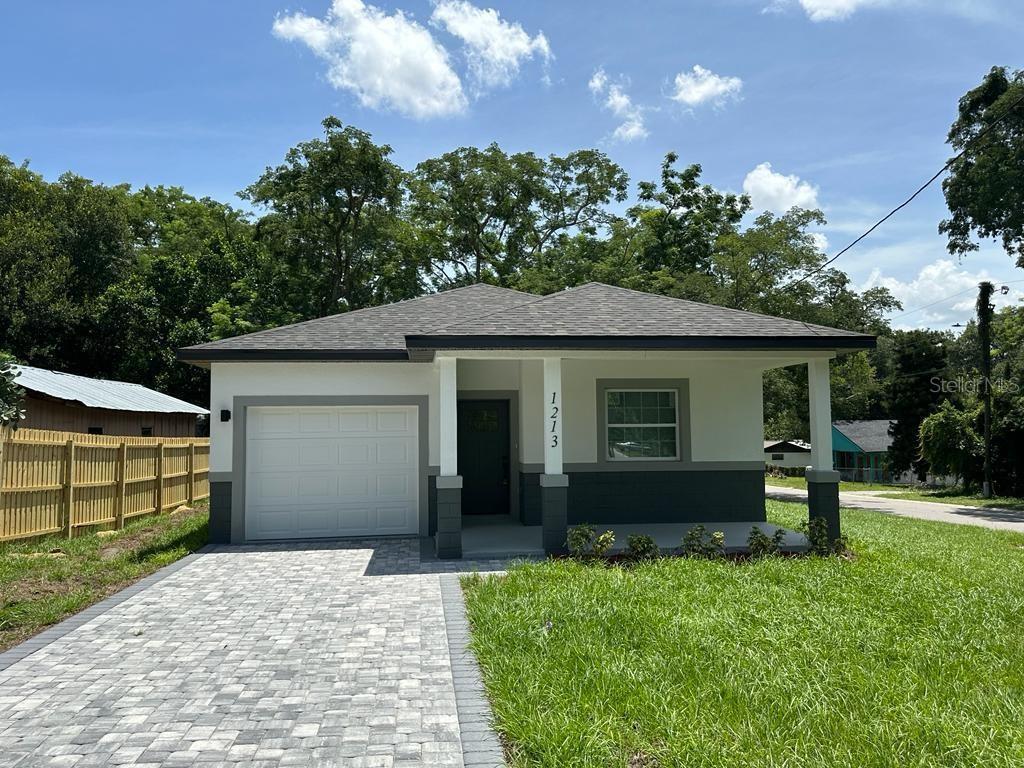 Photo one of 1213 S Central Ave Apopka FL 32703 | MLS O6129403