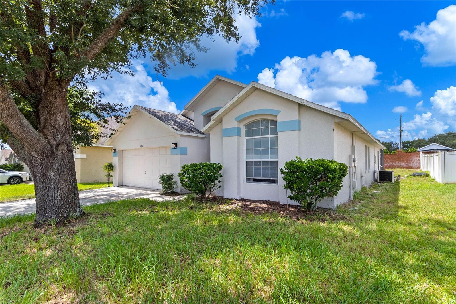 Photo one of 7925 Magnolia Bend Ct Kissimmee FL 34747 | MLS O6139092
