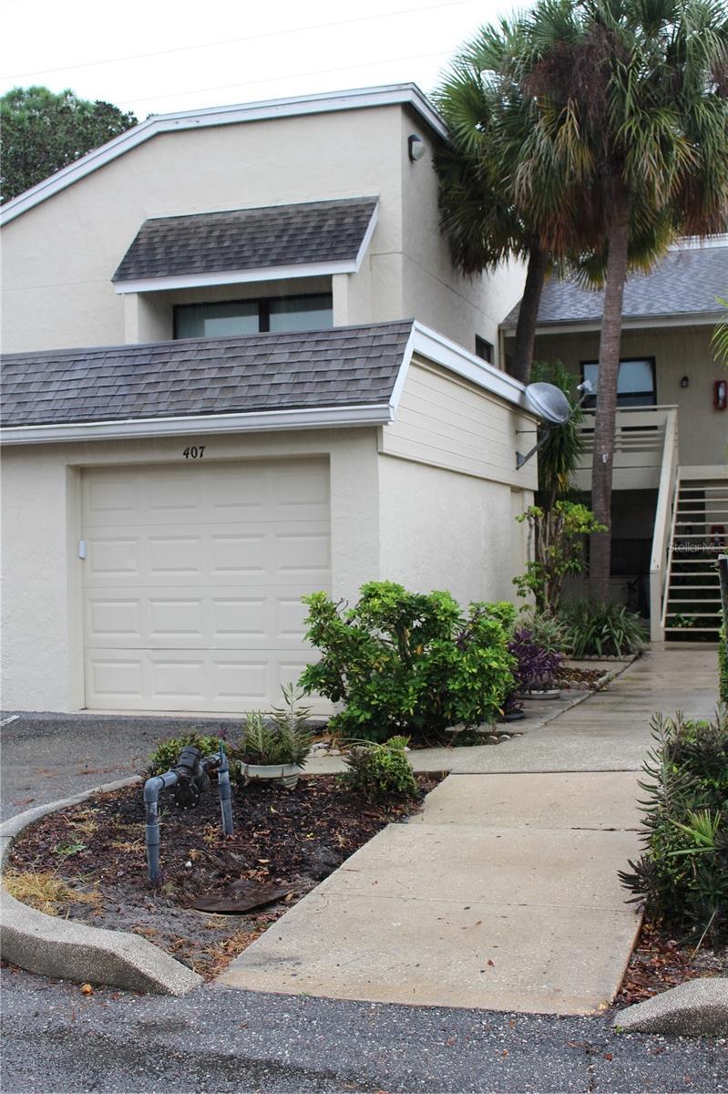 Photo one of 407 S Netherwood Cres # 407 Altamonte Springs FL 32714 | MLS O6140903