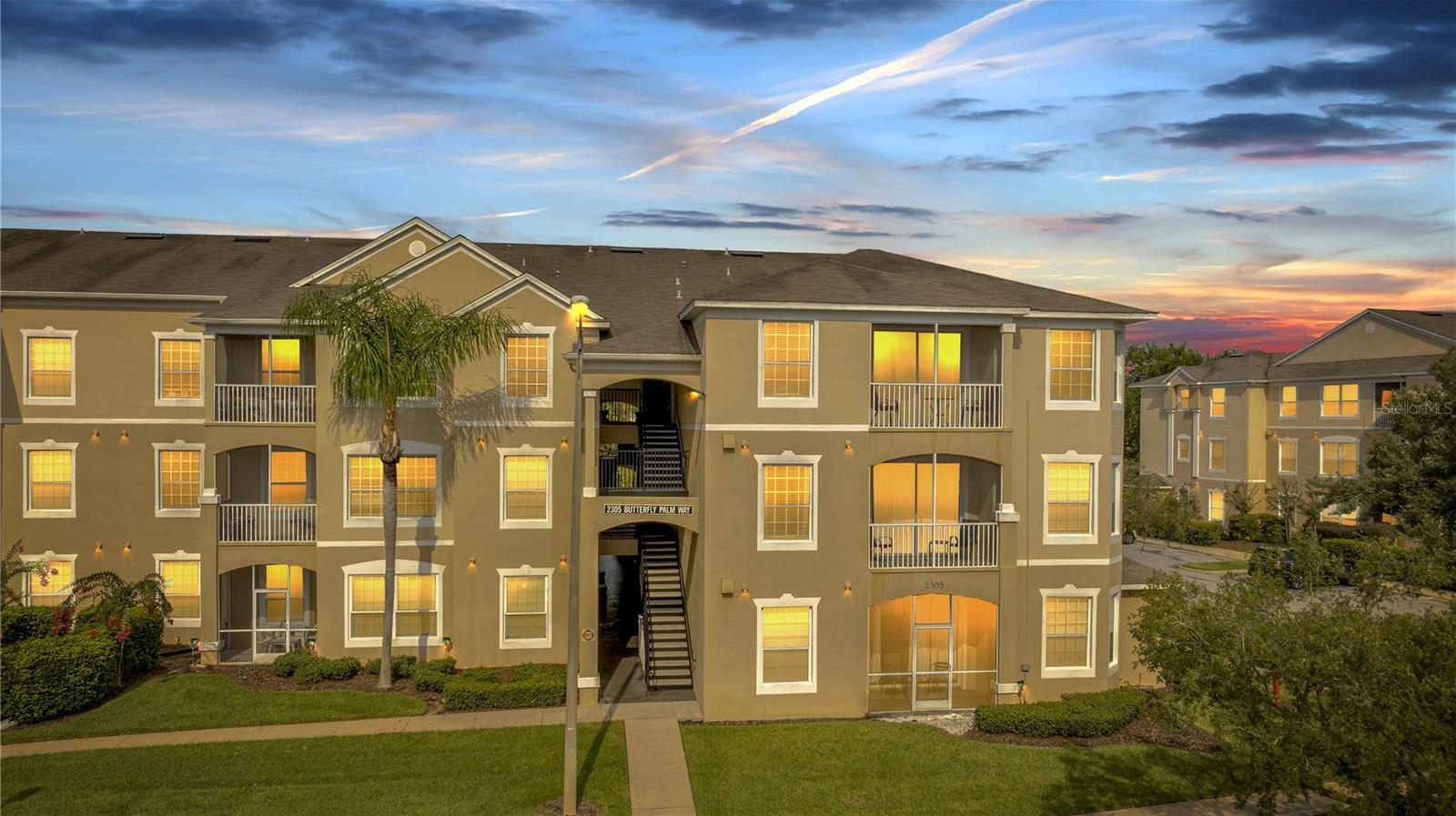 Photo one of 2305 Butterfly Palm Way # 303 Kissimmee FL 34747 | MLS O6149774