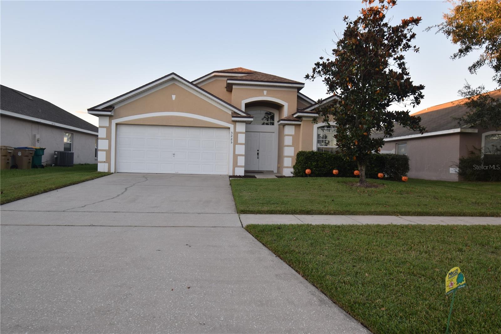Photo one of 5225 Sunset Canyon Dr Kissimmee FL 34758 | MLS O6149858