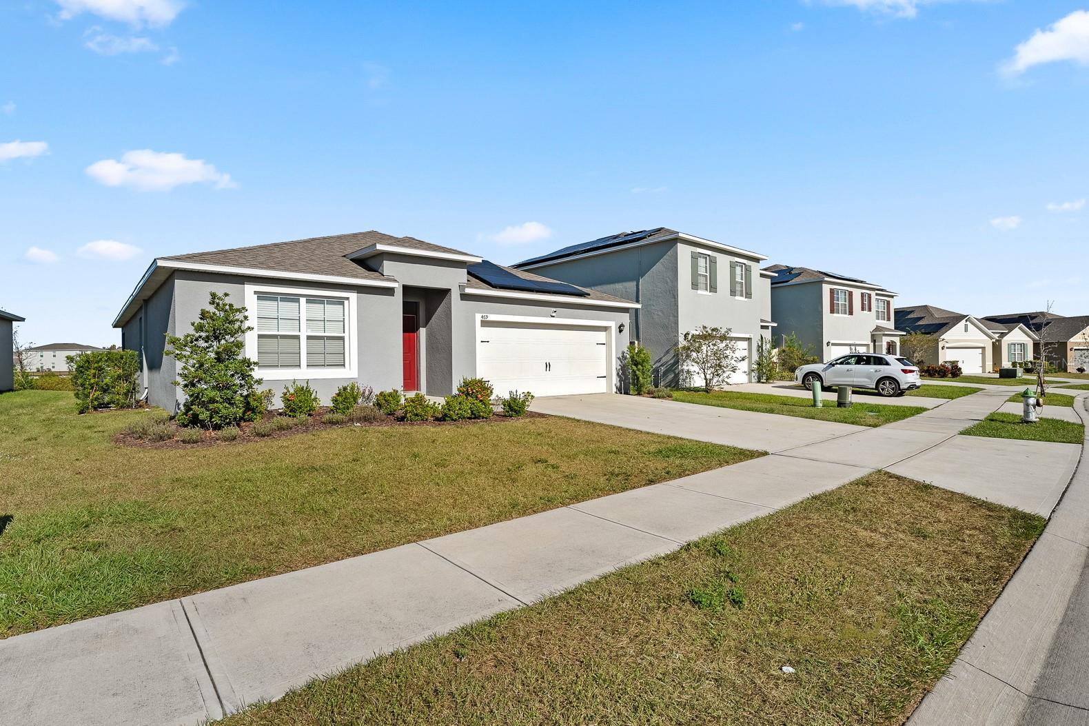 Photo one of 469 Noble Ave Davenport FL 33837 | MLS O6156387