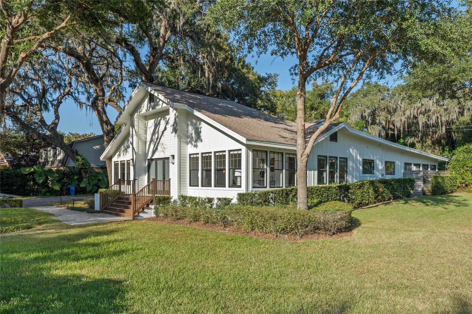 Photo one of 635 Butler St Windermere FL 34786 | MLS O6160692
