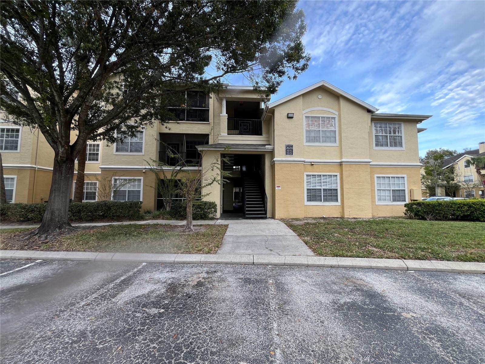 Photo one of 2624 Robert Trent Jones Dr # 624 Orlando FL 32835 | MLS O6165124