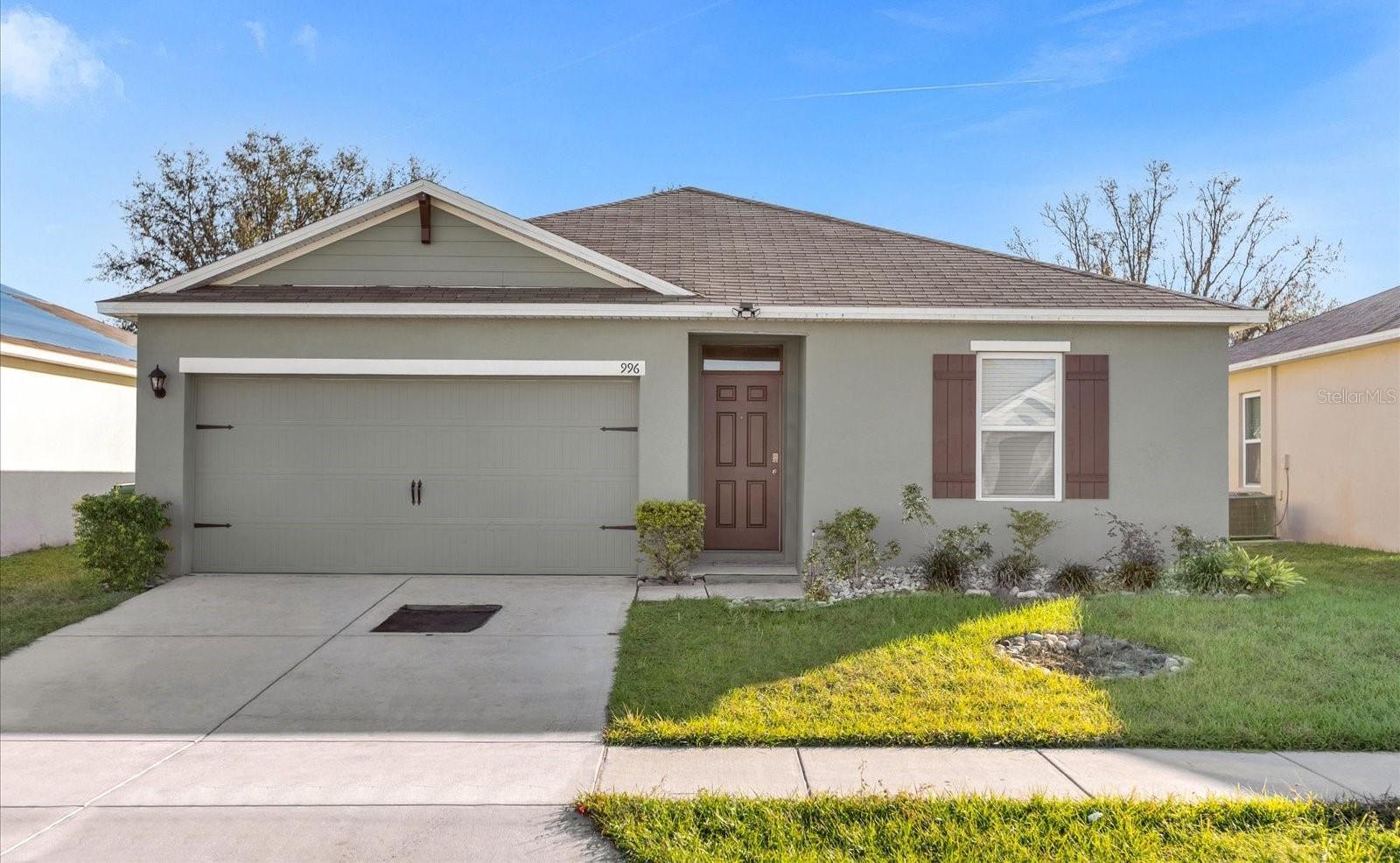 Photo one of 996 Cambridge Dr Winter Haven FL 33881 | MLS O6167644