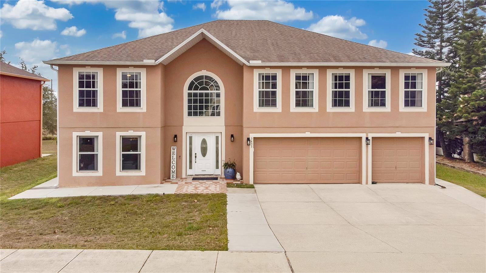 Photo one of 3433 Glossy Leaf Ln Clermont FL 34711 | MLS O6168147