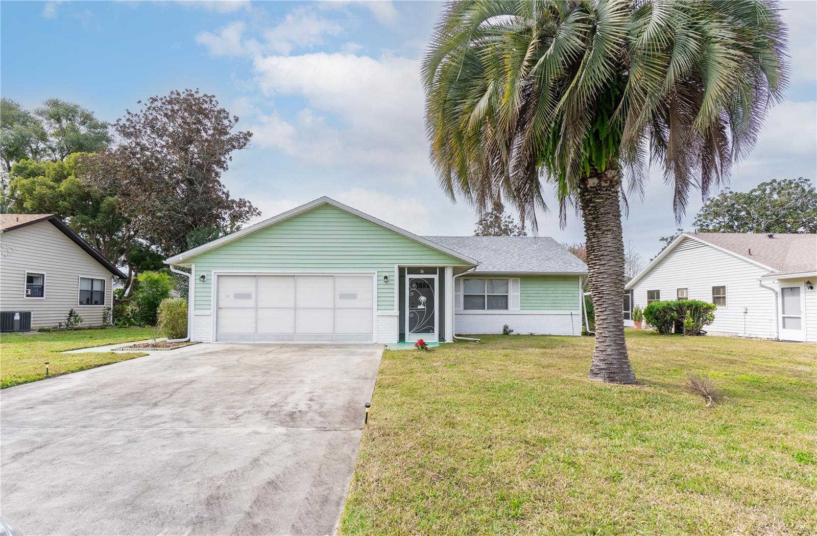 Photo one of 16 Easter Ross Ct Leesburg FL 34788 | MLS O6171917