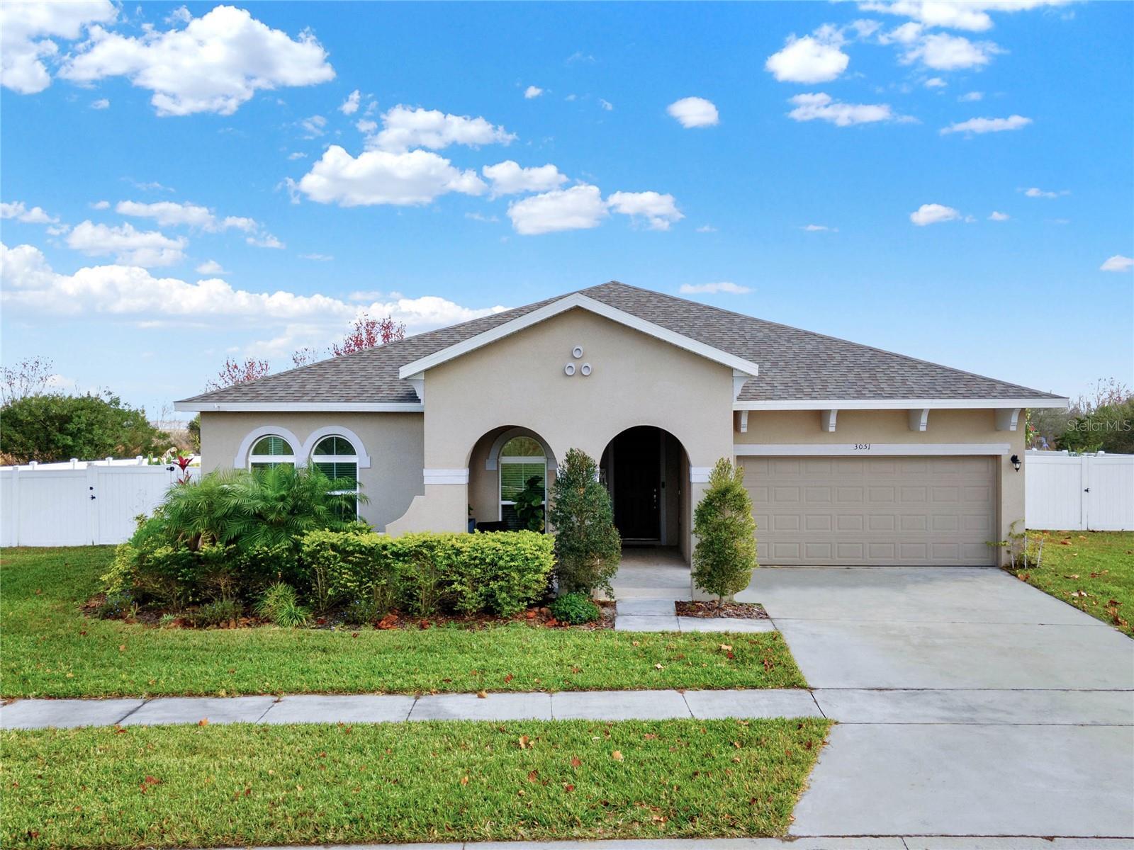 Photo one of 3051 Harbor View Ln Kissimmee FL 34746 | MLS O6172764