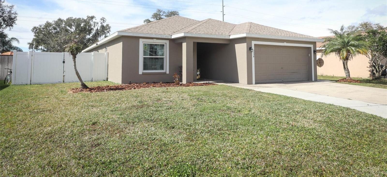 Photo one of 3334 Imperial Manor Way Mulberry FL 33860 | MLS O6177664