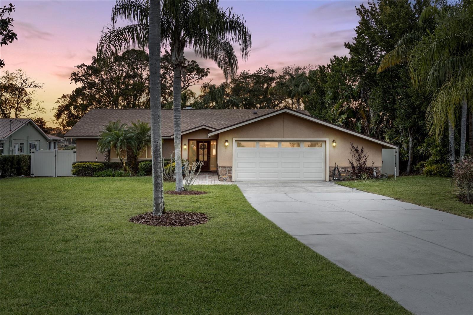 Photo one of 6056 Twin Lakes Dr Oviedo FL 32765 | MLS O6178346