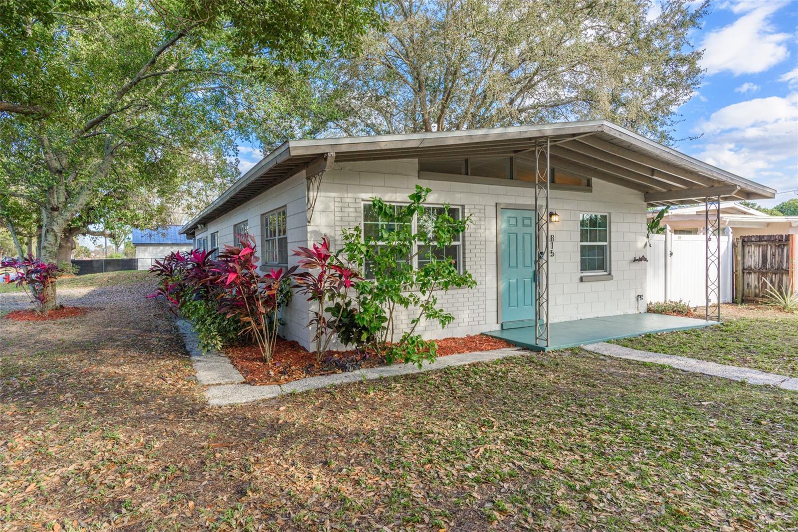 Photo one of 815 Haskell Ave Orlando FL 32807 | MLS O6178631