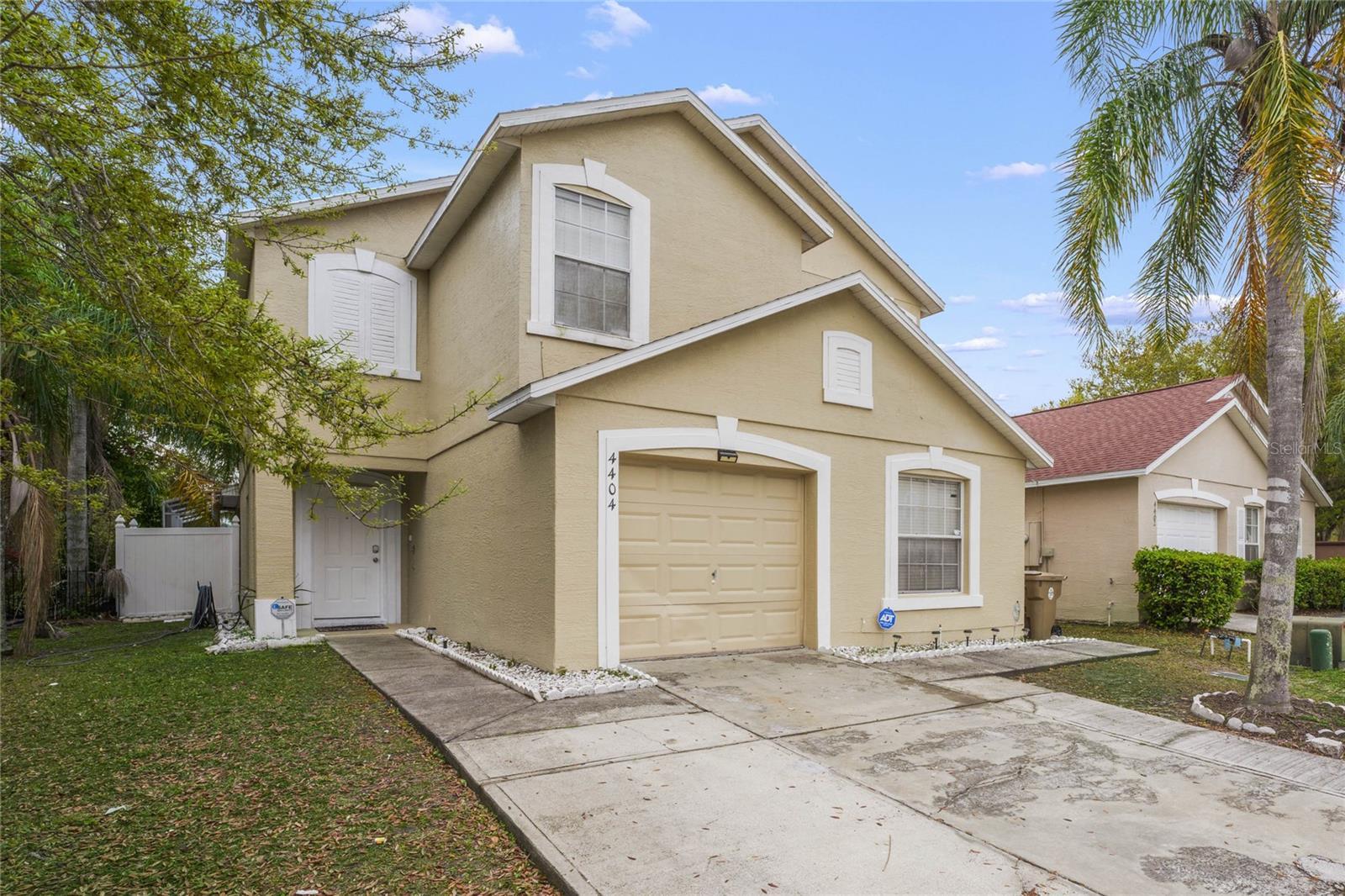 Photo one of 4404 Hamlet Ct Kissimmee FL 34746 | MLS O6181460