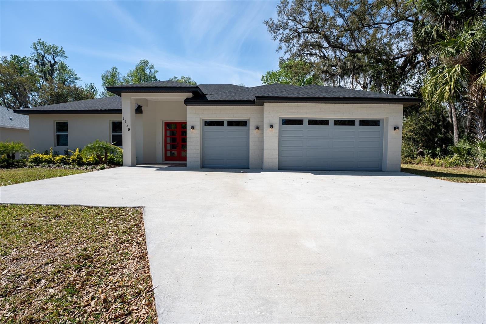 Photo one of 1129 N Central Ave Oviedo FL 32765 | MLS O6183127