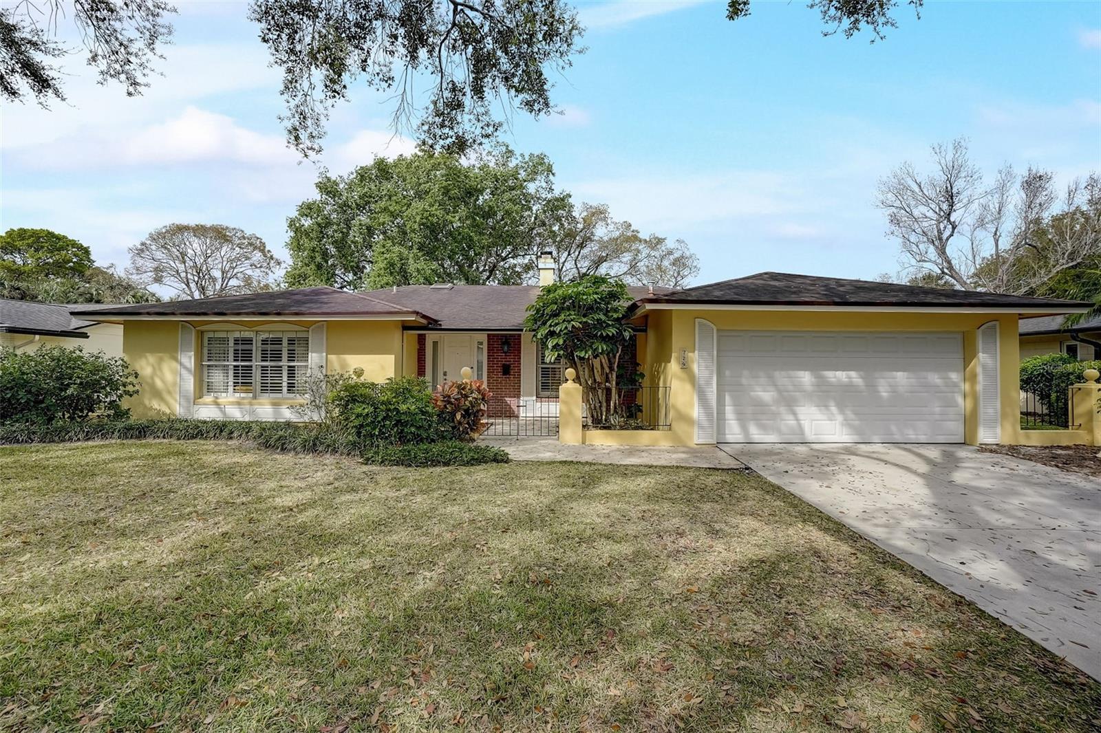 Photo one of 729 Monmouth Way Winter Park FL 32792 | MLS O6184974