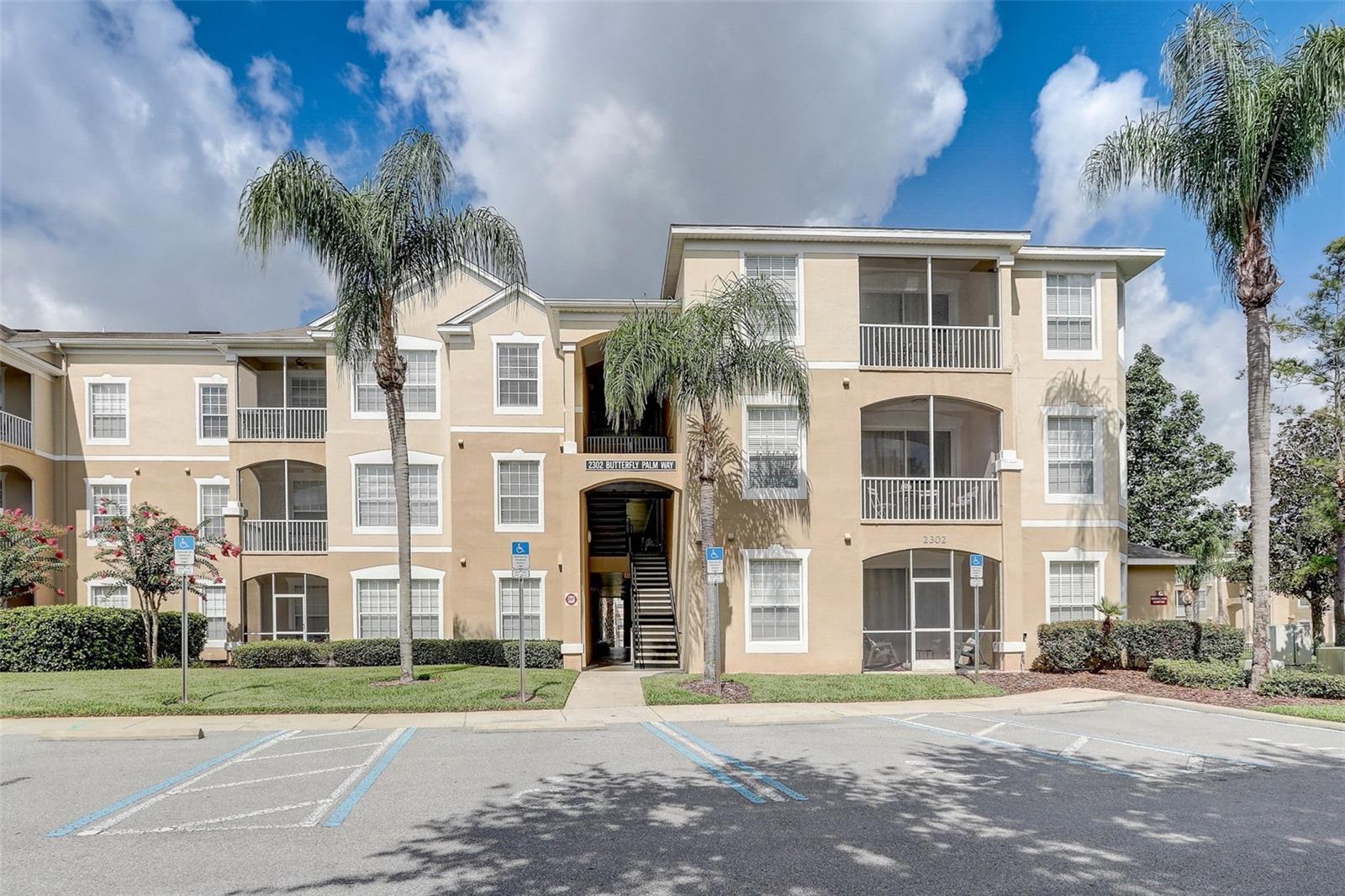 Photo one of 2302 Butterfly Palm Way # 301 Kissimmee FL 34747 | MLS O6185087