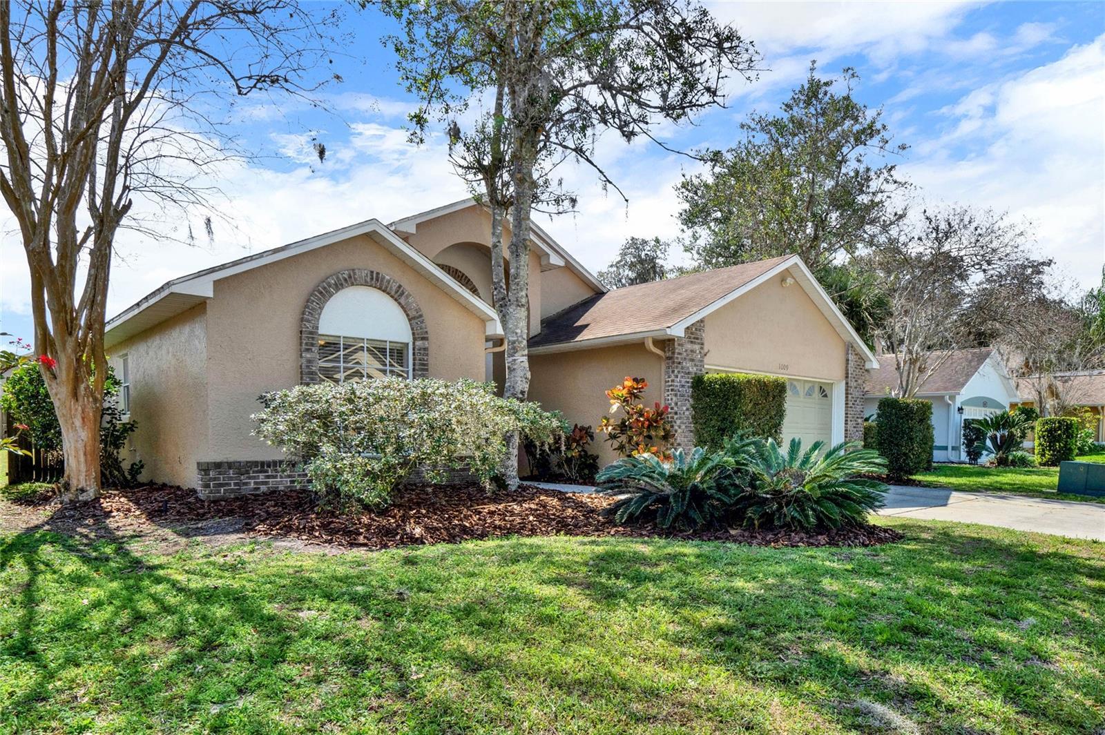 Photo one of 1009 Country Cove Ct Oviedo FL 32766 | MLS O6187168