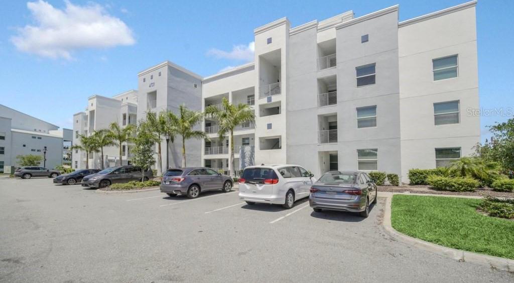 Photo one of 4721 Clock Tower Dr # 304 Kissimmee FL 34746 | MLS O6187386