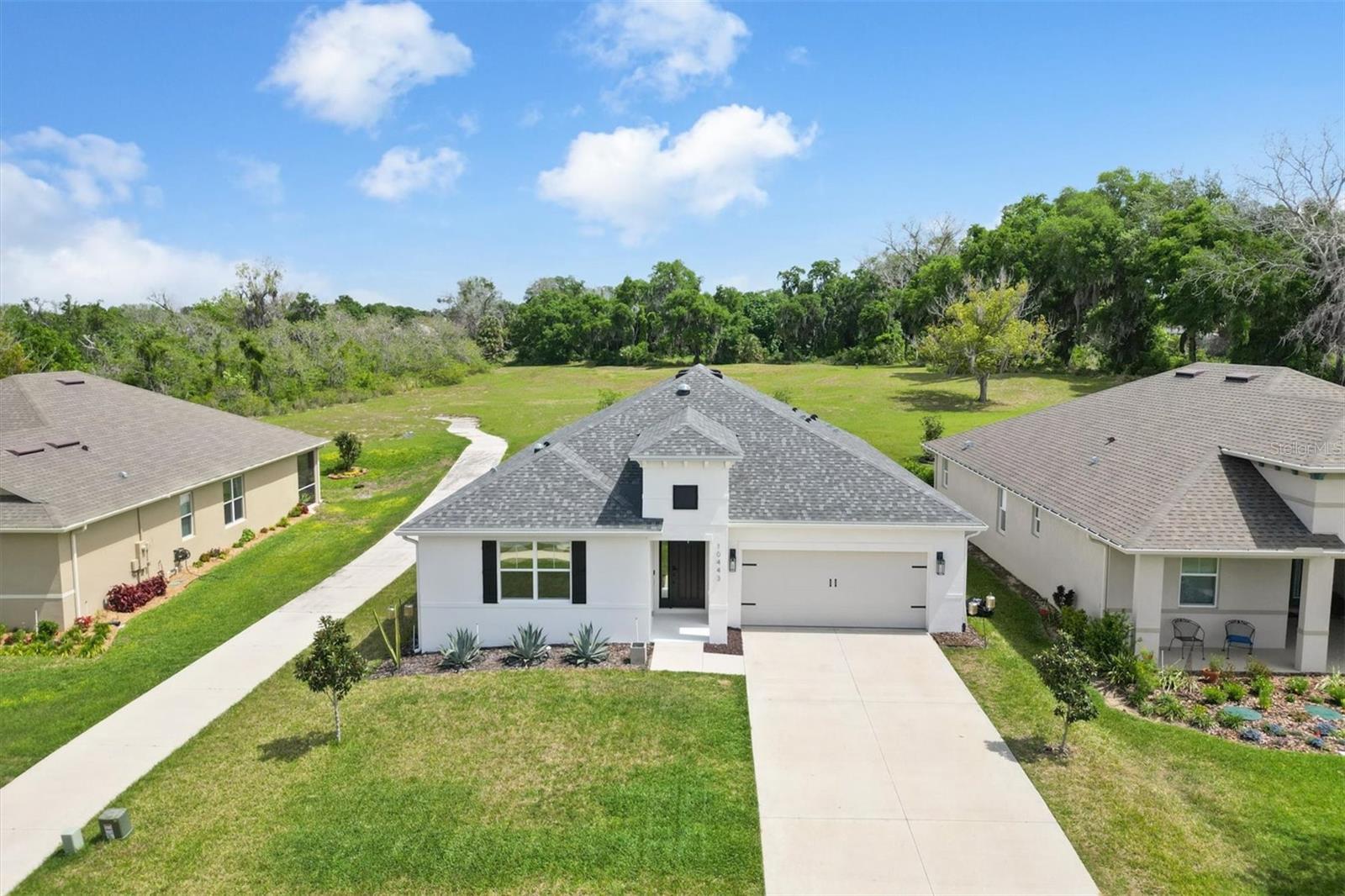 Photo one of 10443 Spring Lake Dr Clermont FL 34711 | MLS O6188123