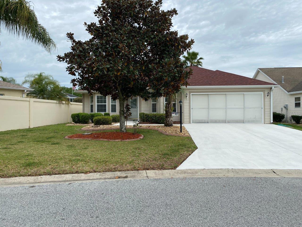Photo one of 457 Thistledown Way The Villages FL 32162 | MLS O6189804