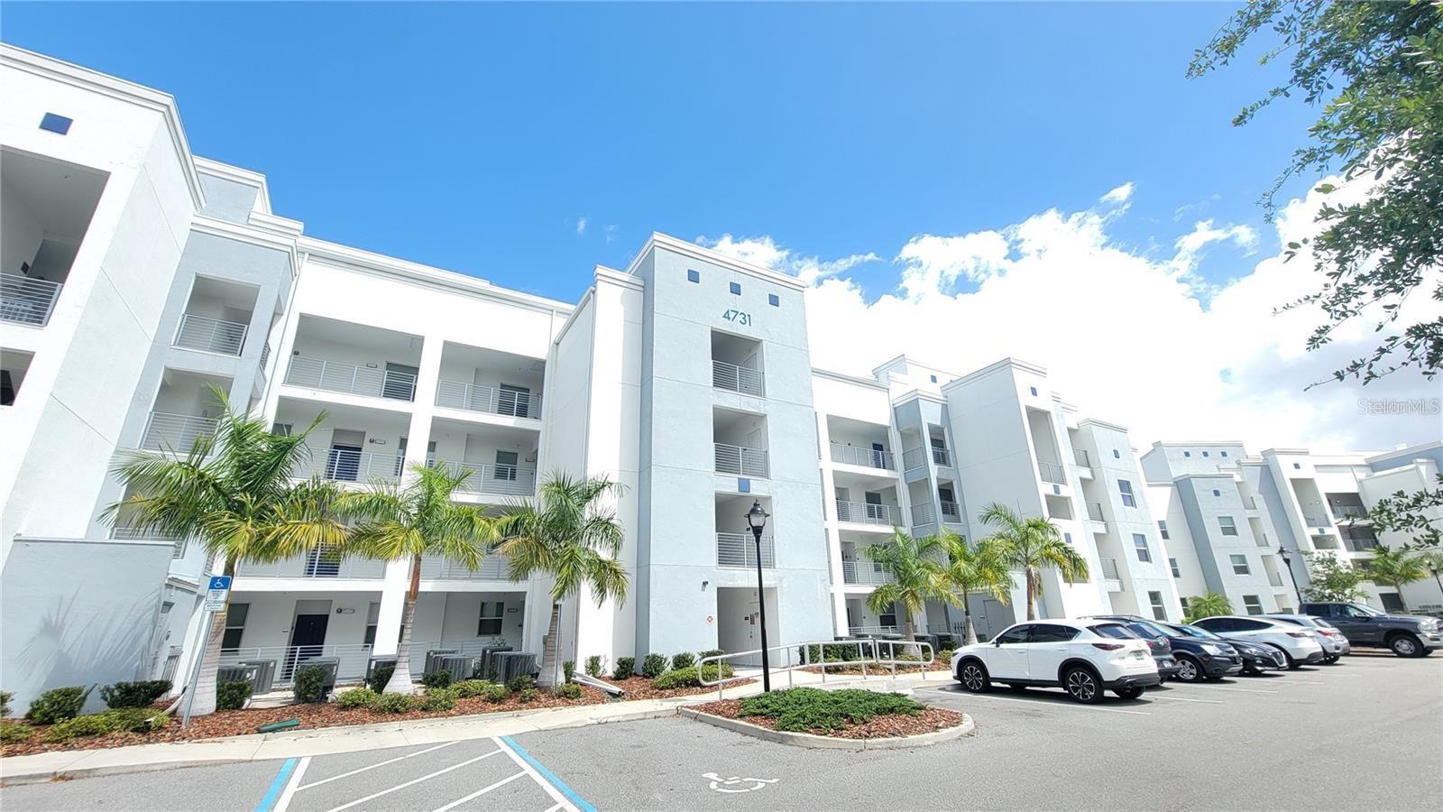 Photo one of 4731 Clock Tower Dr # 203 Kissimmee FL 34746 | MLS O6190317