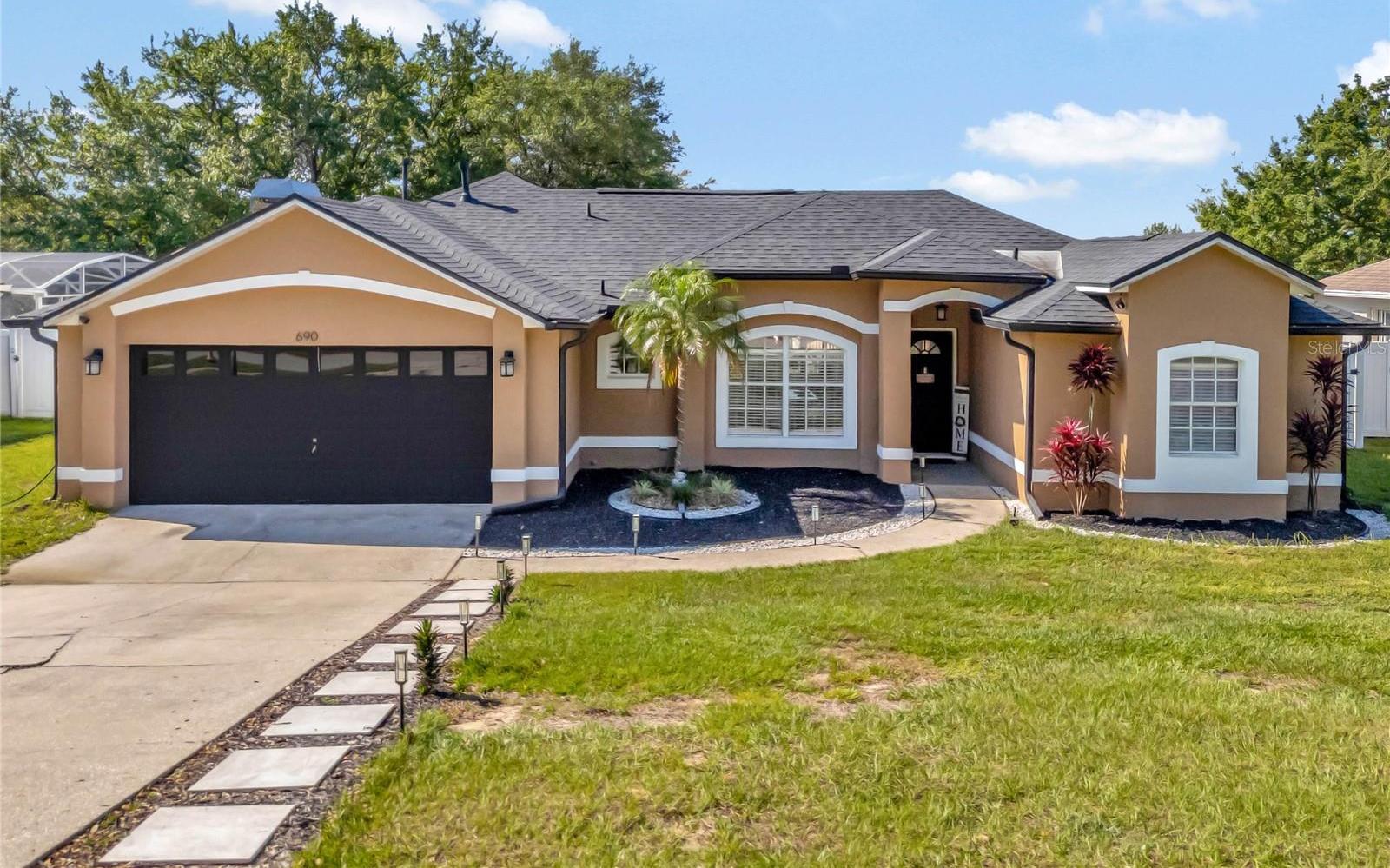 Photo one of 690 Meadow Park Dr Minneola FL 34715 | MLS O6192342