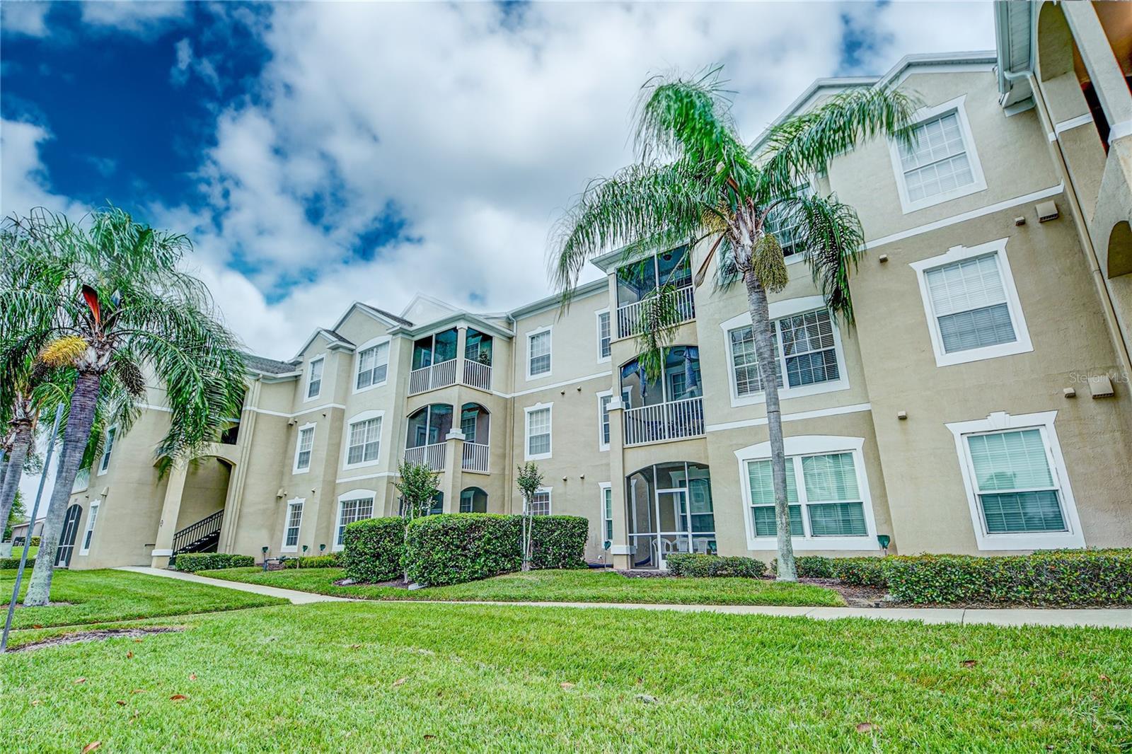 Photo one of 2305 Butterfly Palm Way # 202 Kissimmee FL 34747 | MLS O6192667