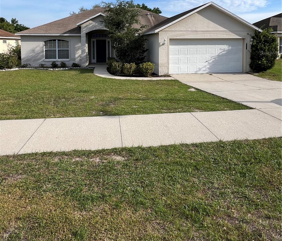 Photo one of 301 Gentle Breeze Dr Minneola FL 34715 | MLS O6193628