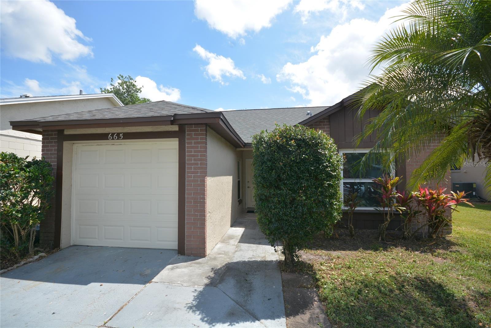 Photo one of 665 Ascot Cir Orlando FL 32825 | MLS O6194061