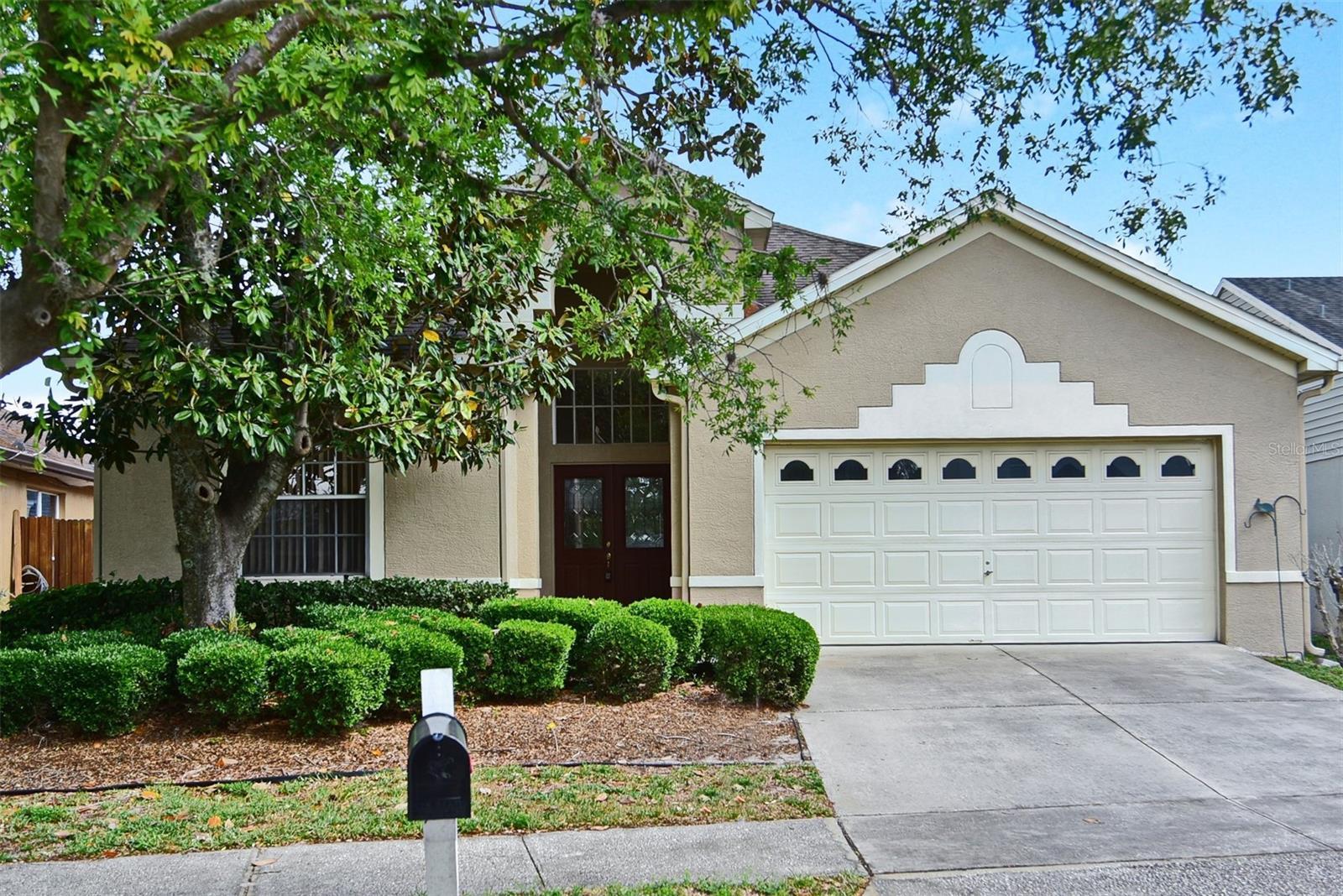 Photo one of 7257 Mardell Ct Orlando FL 32835 | MLS O6195146