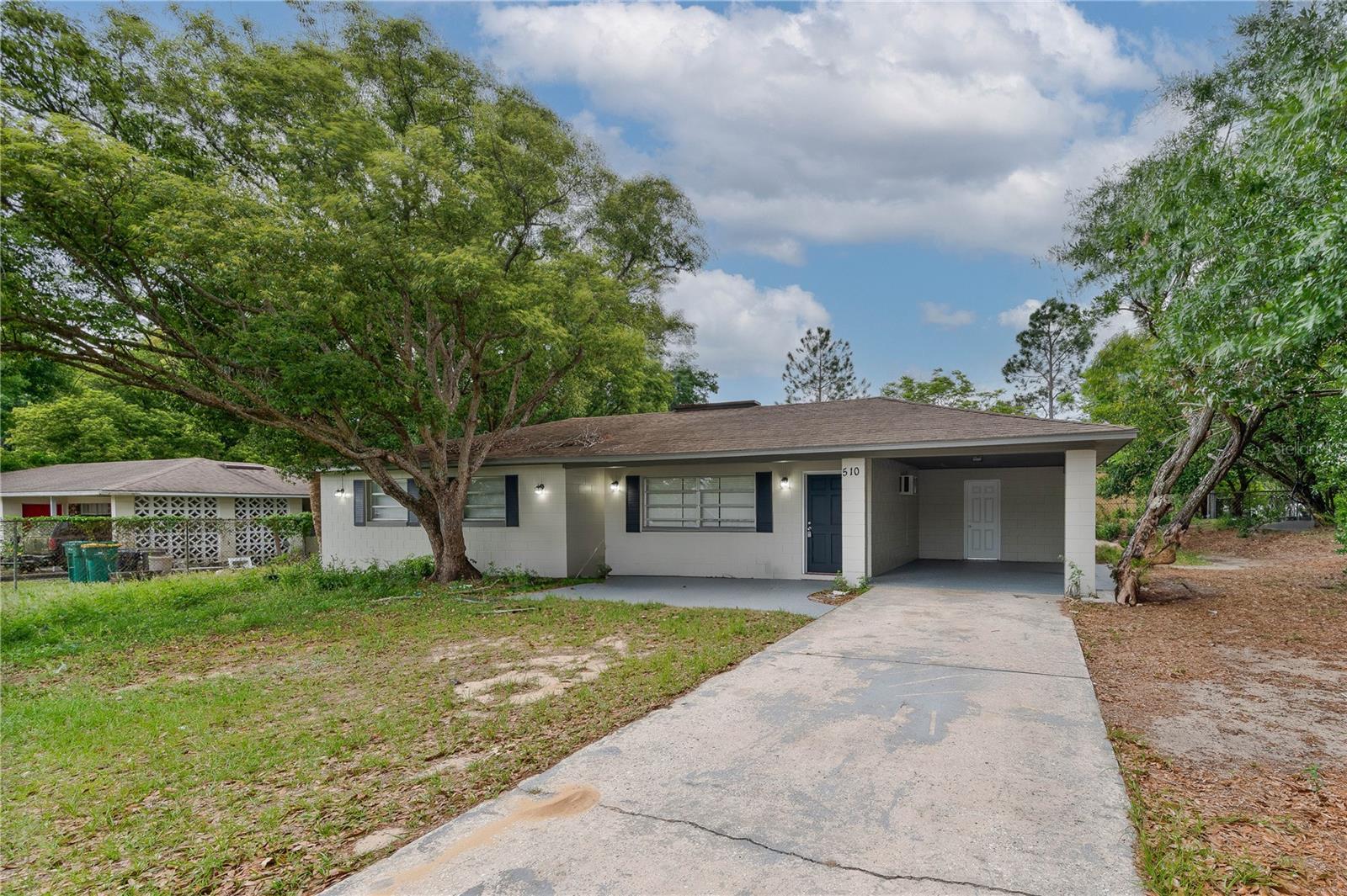 Photo one of 510 W Seminole Ave Eustis FL 32726 | MLS O6196373