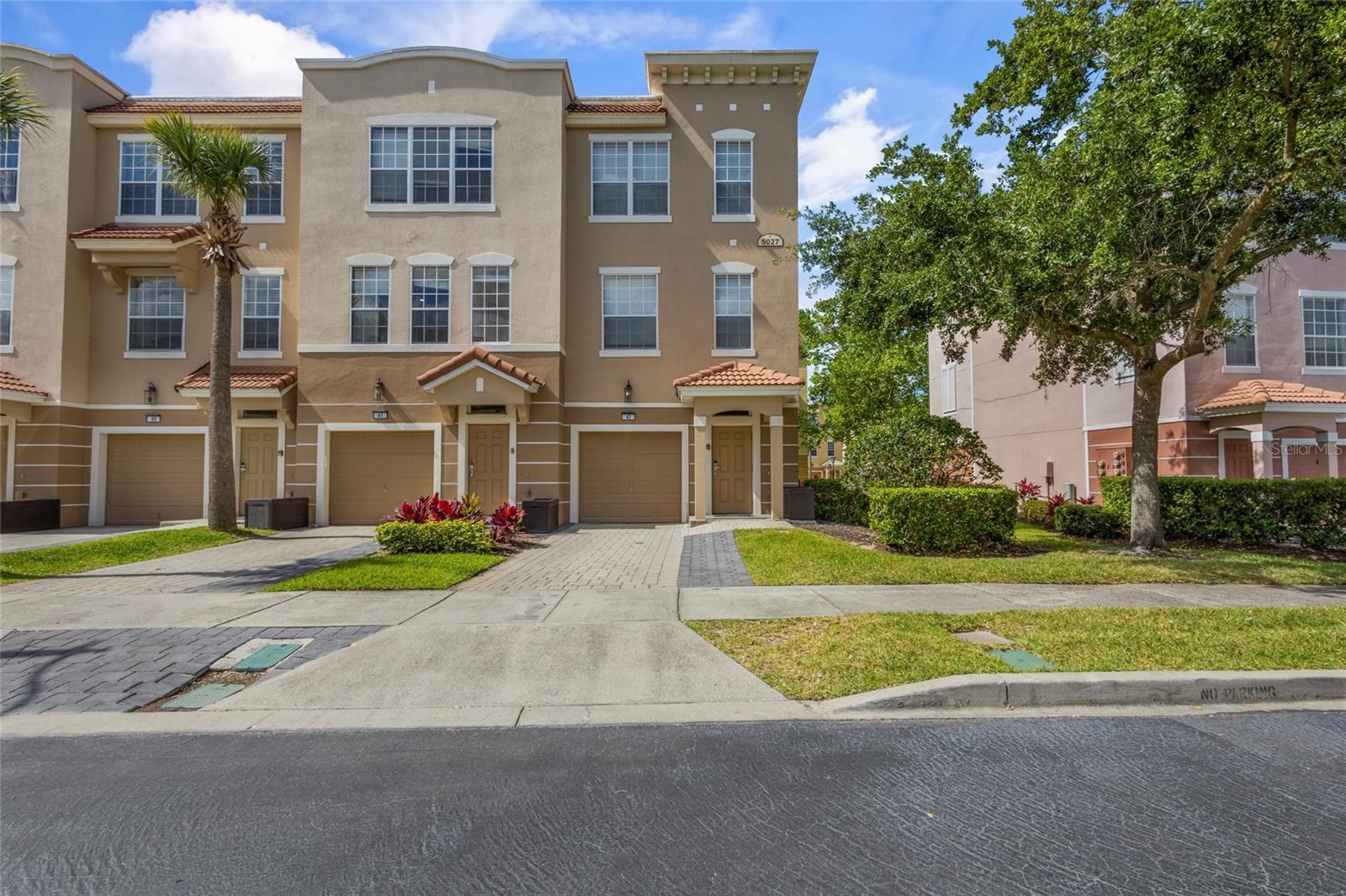 Photo one of 5027 Tideview Ave # 42 Orlando FL 32819 | MLS O6198320