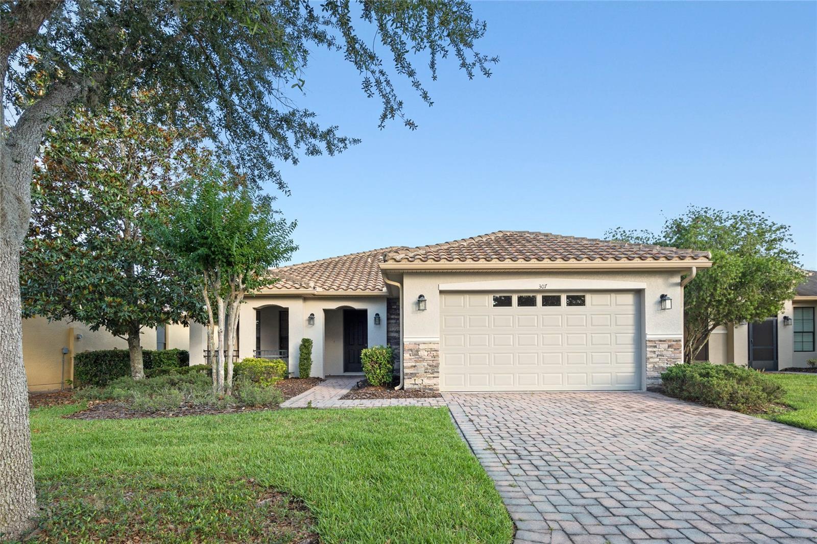 Photo one of 307 Monterey St Kissimmee FL 34759 | MLS O6207567