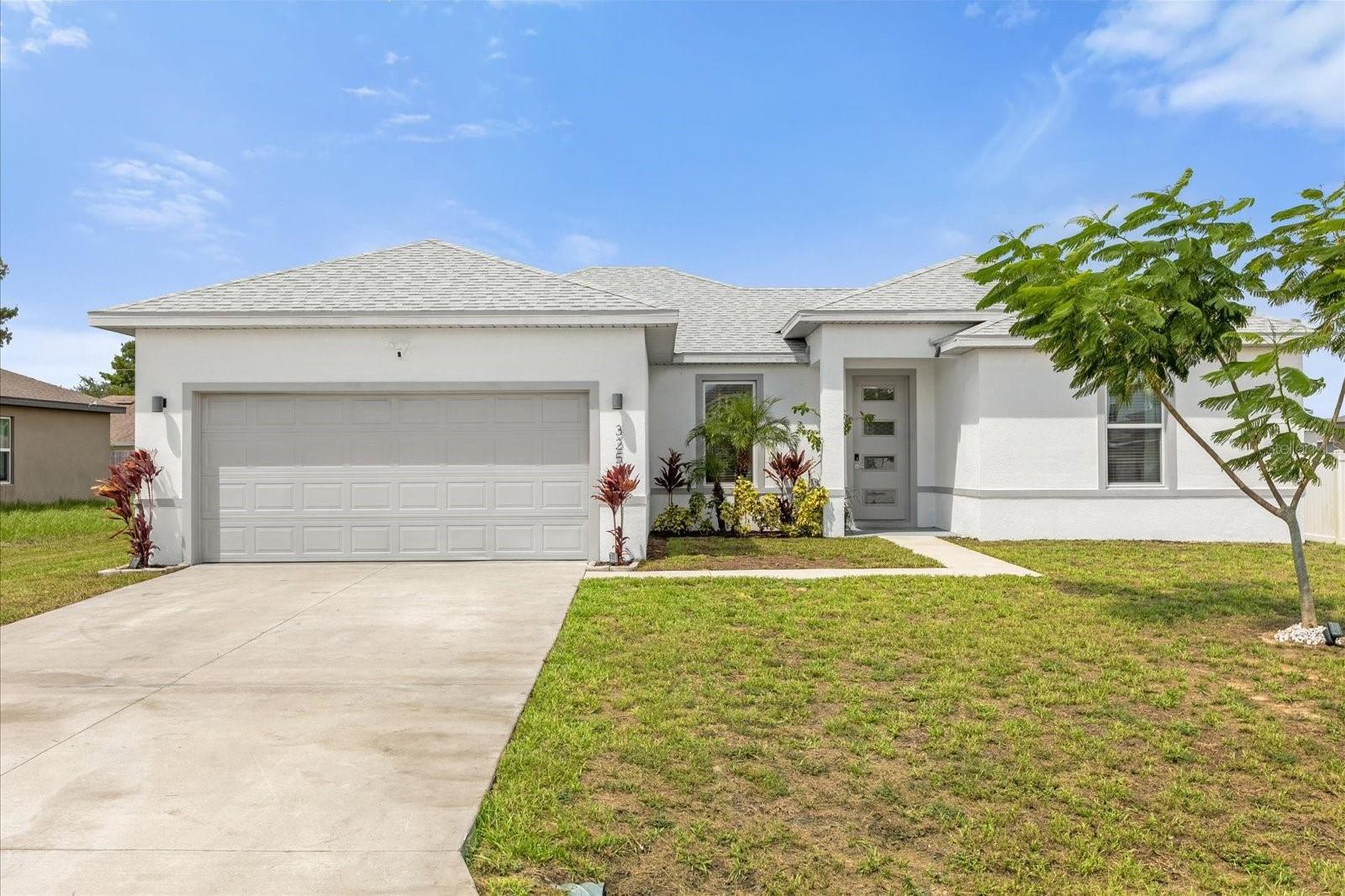 Photo one of 325 Daffodil Ln Kissimmee FL 34759 | MLS O6237799