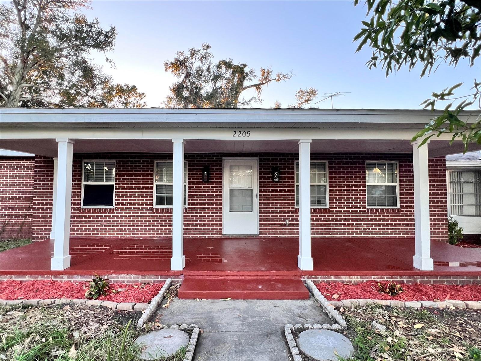 Photo one of 2205 12Th Nw St Winter Haven FL 33881 | MLS O6261564