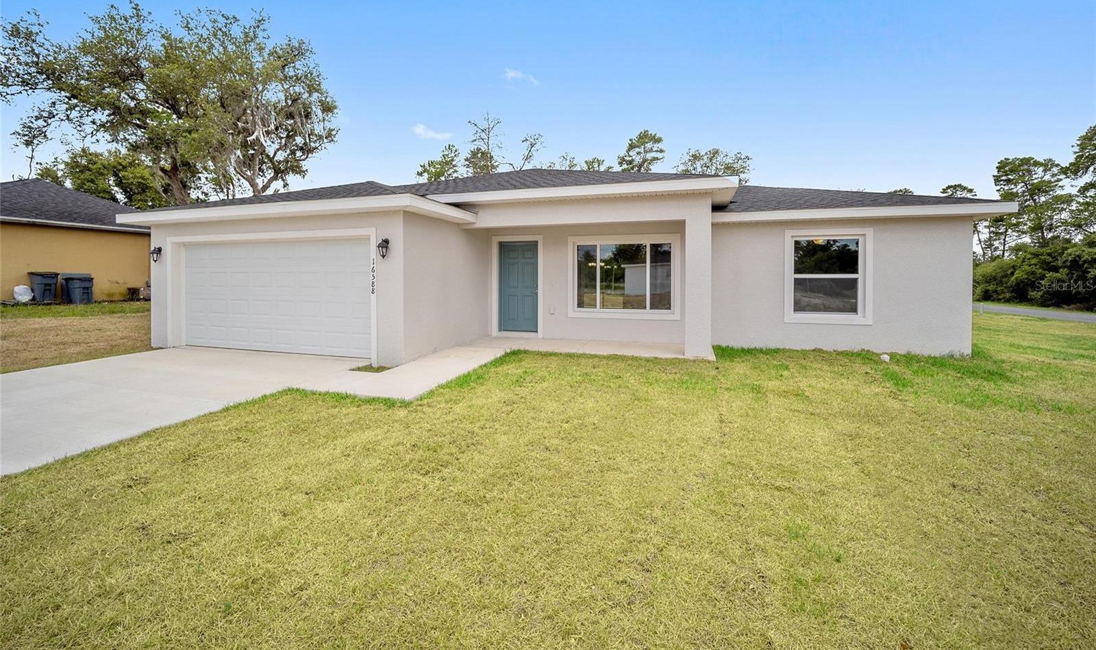 Photo one of 65 Fisher Way Ocklawaha FL 32179 | MLS OM686567