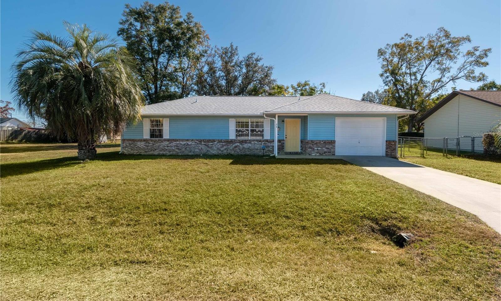 Photo one of 24 Banyan Dr Ocala FL 34472 | MLS OM690612