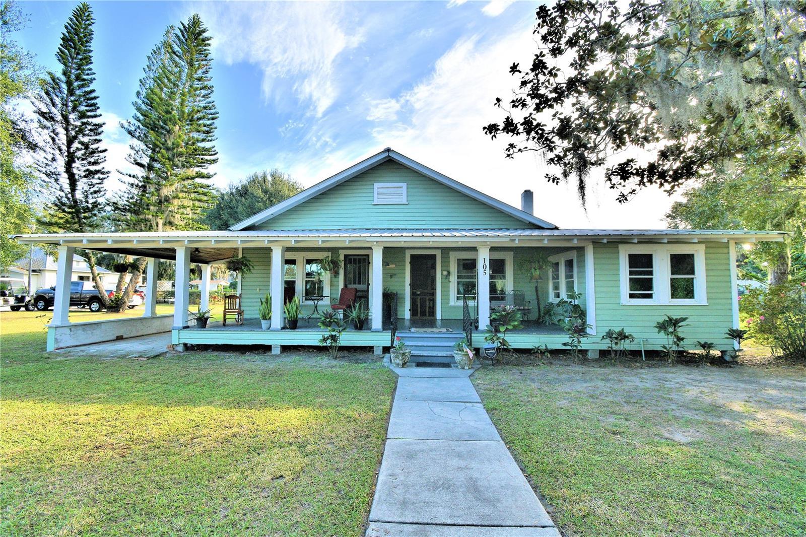 Photo one of 105 S Lanier Ave Fort Meade FL 33841 | MLS P4928609
